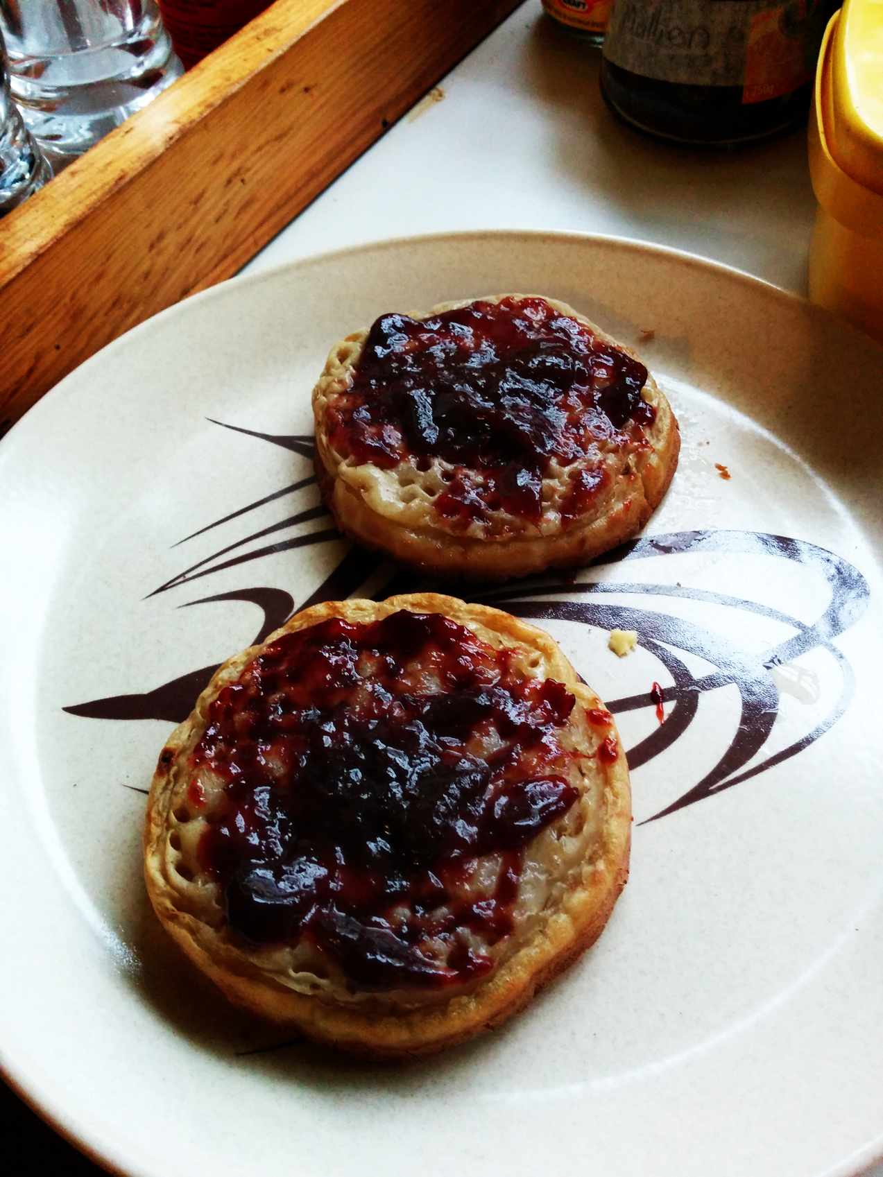Crumpet love.