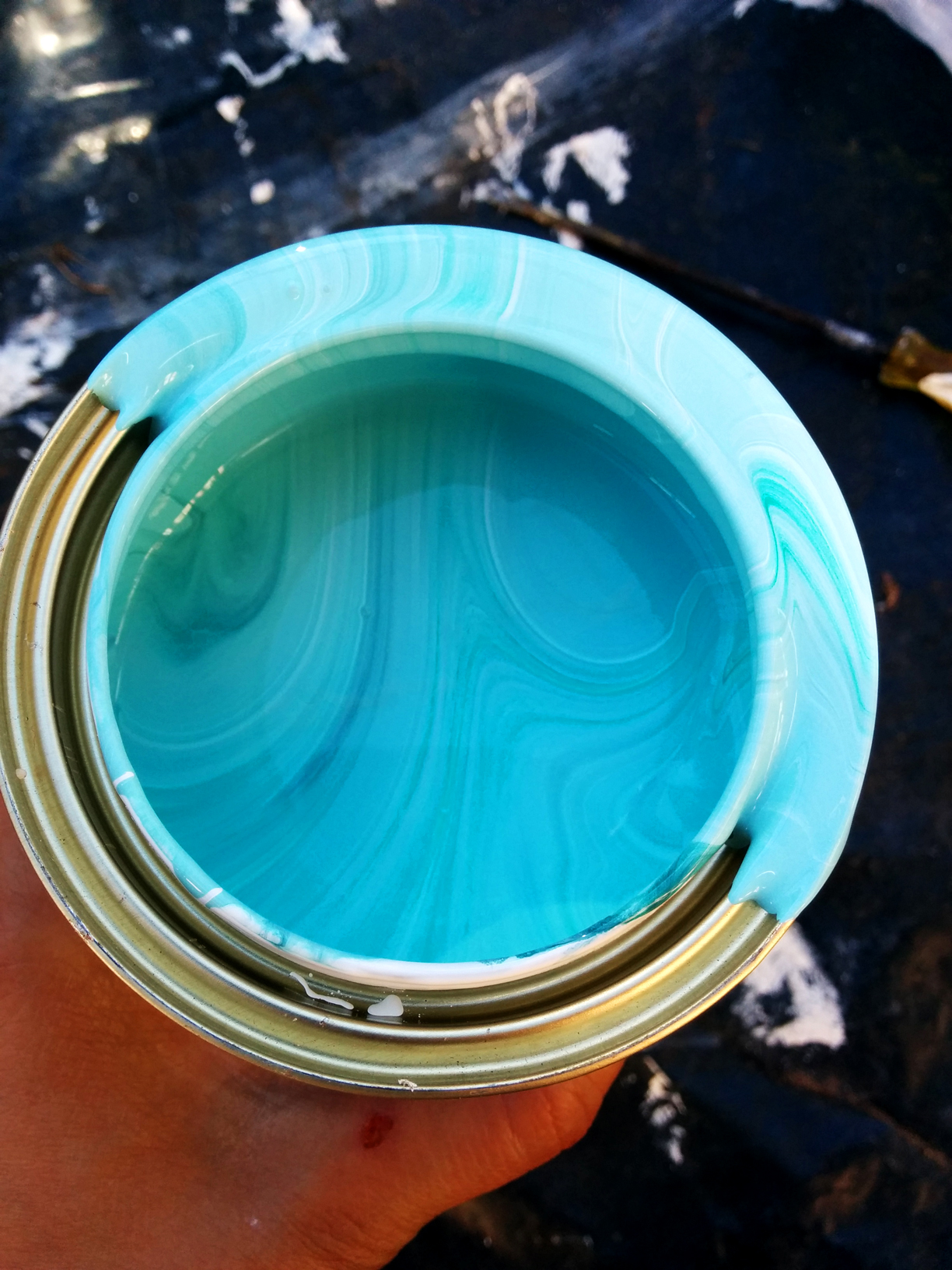 The paint. Detail shot and colour shot all in one. Yaaaay! :-D