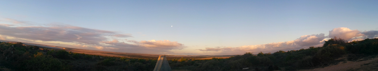 Panoramic view of the Bay and the front yard